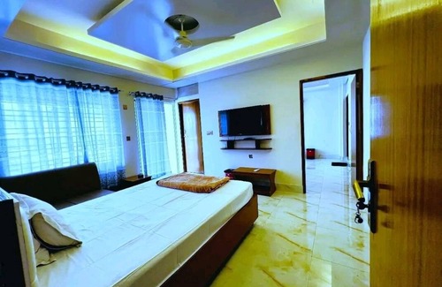 Latachapli Hotel | Amir Hamza Mia Palace
