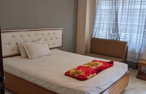 Latachapli Hotel | Amir Hamza Mia Palace