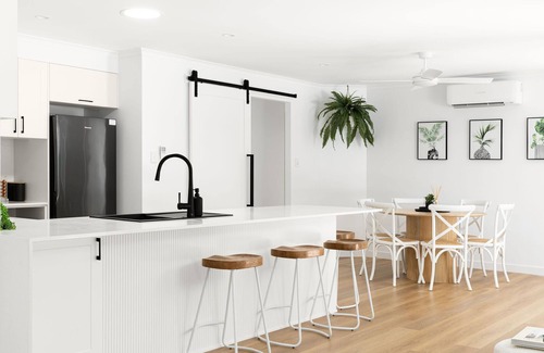 Yaroomba House | Amiri on Holbrook - Pets by prior approval