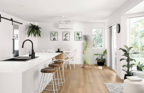 Yaroomba House | Amiri on Holbrook - Pets by prior approval