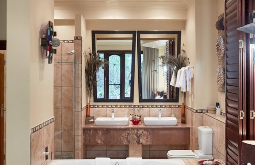 Kloof House | Ammazulu African Palace