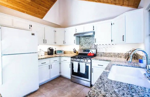 Arrowhead Villas Cabin | Among the Pines + BBQ & 2 Patios + Incredible View