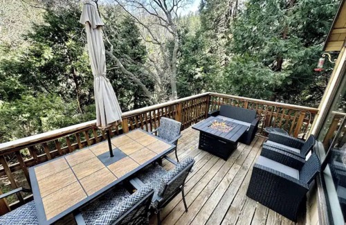 Arrowhead Villas Cabin | Among the Pines + BBQ & 2 Patios + Incredible View
