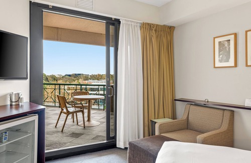 Richmond Hotel | Amora Hotel Riverwalk Melbourne