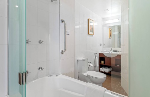 Richmond Hotel | Amora Hotel Riverwalk Melbourne