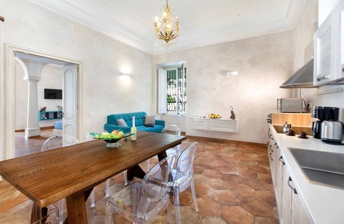 Positano Ski Chalet | AMORE RENTALS - Casa Volte Alte with External Tub, Sea View and Terrace