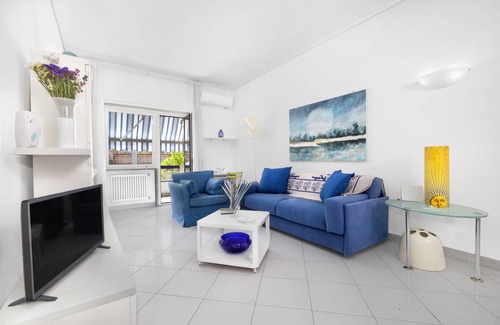 Sorrento Apartment | AMORE RENTALS - Doria Home with Private Terrace and Air Conditioning