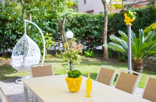 Sant'Agata sui Due Golfi Villa | AMORE RENTALS - Resort Ravenna - Villa Dama