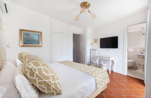Sant'Agata sui Due Golfi Villa | AMORE RENTALS - Resort Ravenna