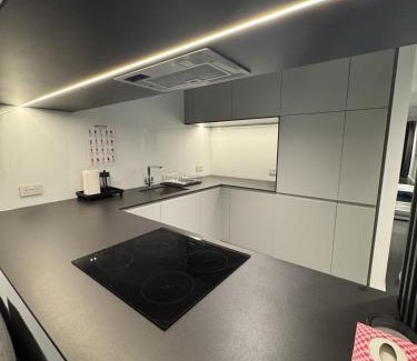 Canary Wharf Apartment | Amory Tower - One Bedroom