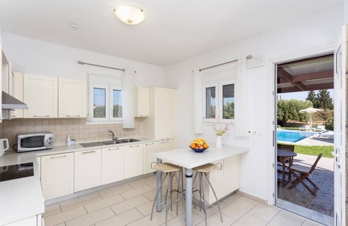 Gennadi Villa | Amphitrite Villa - Four Bedroom Villa, Sleeps 8