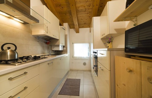 San Zeno Apartment | Ampio alloggio con 2 camere e 2 bagni