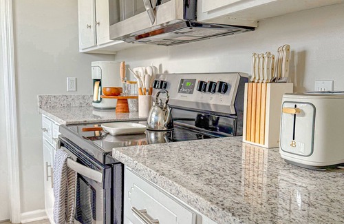 Midway House | Ample Parking Near Ft Stewart, Richmond Hill, I-95