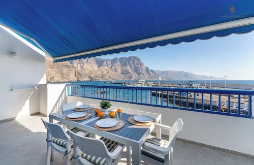 Puerto de las Nieves Apartment | Amplio Alojamiento, Situado en Primera Línea de Playa y Vistas a los Acantilados
