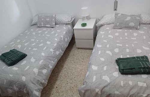 Cadiz Apartment | Amplio apartamento junto a la Playa Victoria