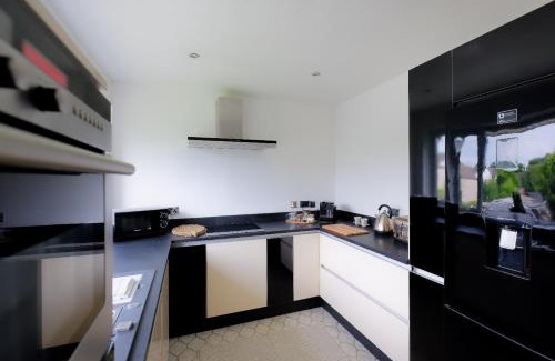 Whitchurch Apartment | Amroth House