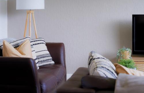 Whitchurch Apartment | Amroth House