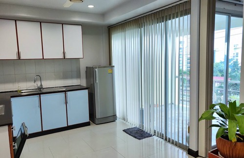 Pratumnak Hill Hotel | Amstellux Apartments