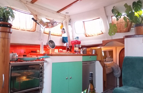 Amsterdam North Boat Rental | Amsterdam Sailboat Retreat