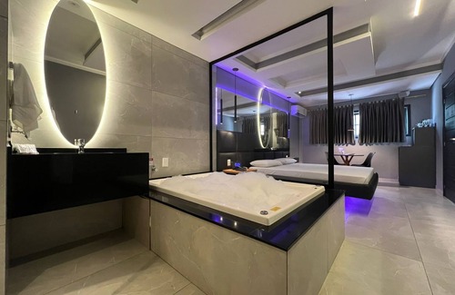 Embu das Artes Hotel | Amy Motel