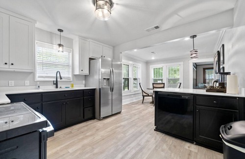 Russellville Apartment | Amy`s Place, Remolded 4 Bedroom near Arkansas Tech