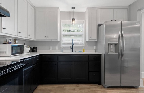 Russellville Apartment | Amy`s Place, Remolded 4 Bedroom near Arkansas Tech