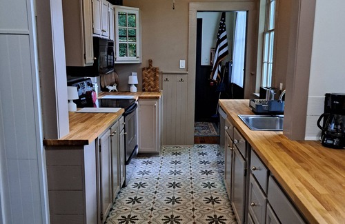 Cooperstown House | Amy's Schoolhouse -6 bedroom, minutes to Dreams Park and Cooperstown Center