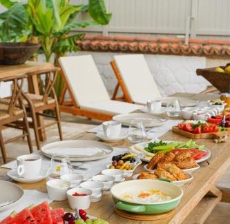 Hacımemis Hotel | Anıt Konak