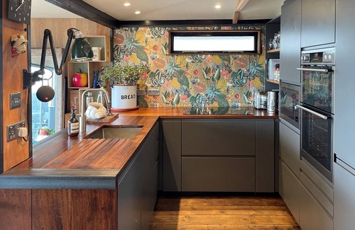 Whitstable Cottage | An amazing beach front property with log burner and stunning views.