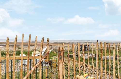 Whitstable Cottage | An amazing beach front property with log burner and stunning views.