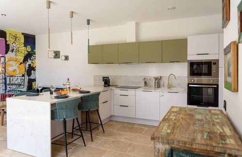 Puyloubier House | An apartment with a garden, a terrace and a Jacuzzi in a vineyard estate – Sleeps 4