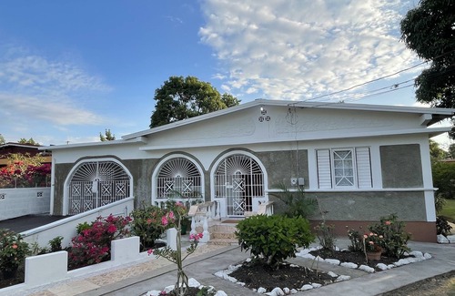 Mammee Bay Estates House | An authentic stay in Ocho Rios! 10 mins from beach, attractions, and adventures.