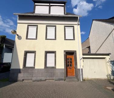 Mayen House | An der Stadtmauer