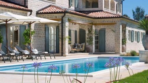 Korenici Villa | An elegant countryside holiday home in Kanfanar