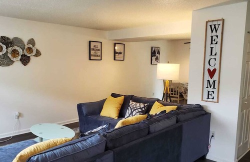South Side House | An Elegant, Cozy and Charming Townhouse