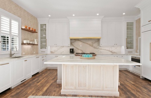 Stone Harbor House | An exceptional new property. Set in one of the most sought after and secluded neighborhoods and yet close to downtown Stone Harbor