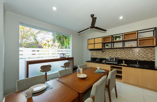 Sunset Road House | An exclusive kost that is located in Kuta and offers easy access to everywhere.