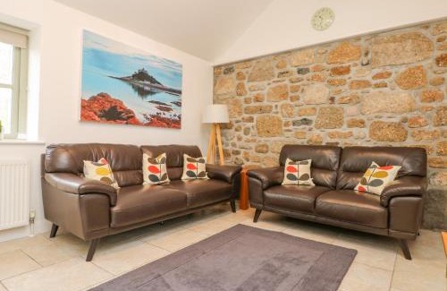 Crows-an-wra House | An Garth