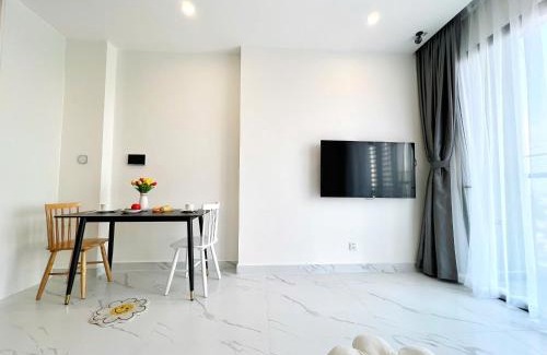 District 9 Apartment | AN HOME Studio Netflix Full 0611