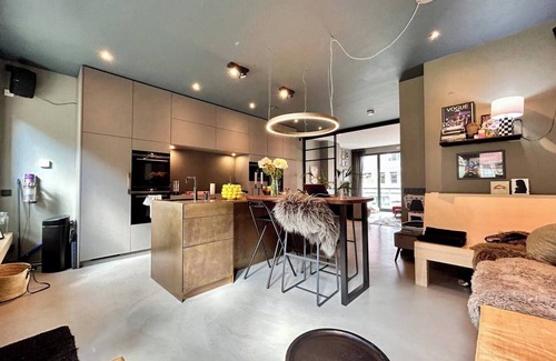 Amsterdam West House | AN URBAN RESIDENCE JUST 5 MINUTES FROM JORDAAN