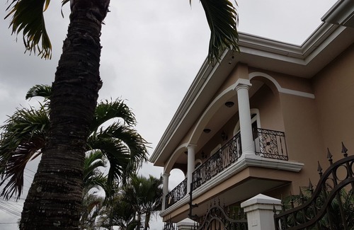 Ciudad Cariari House | Ana´s Place: Luxury home for 10