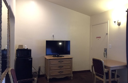 Anaheim Resort Hotel | Anaheim Discovery Inn & Suites