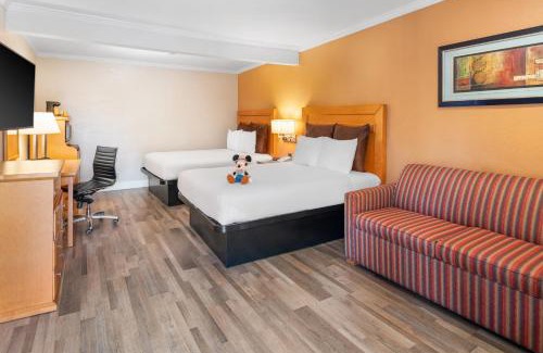 Anaheim Resort Hotel | Anaheim Islander Inn and suites near Park and Convention center