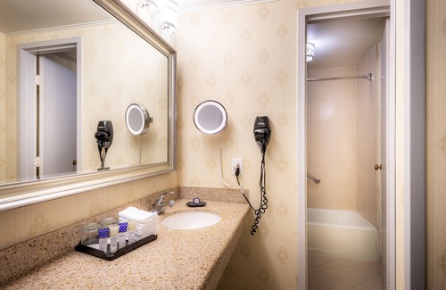 Anaheim Resort Hotel | Anaheim Majestic Garden Hotel