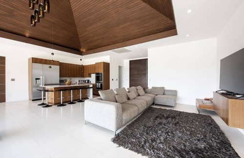 Governor's Harbour House | Ananda House 4 Bedroom Estate