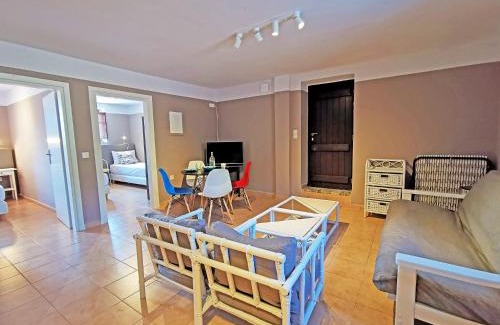 Omales House | Anaroussa Diros Apartment