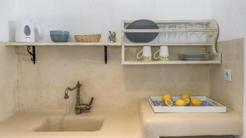 Milos Apartment | Anastasia's Triovasalos