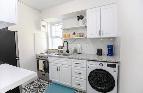 Cottage Line Apartment | Anchor Breeze | Sojourn | Steps to the Beach