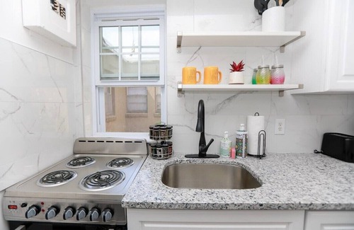 Cottage Line Apartment | Anchor Breeze | Sojourn | Steps to the Beach