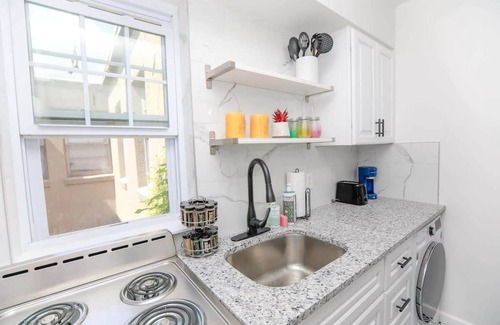 Cottage Line Apartment | Anchor Breeze | Sojourn | Steps to the Beach